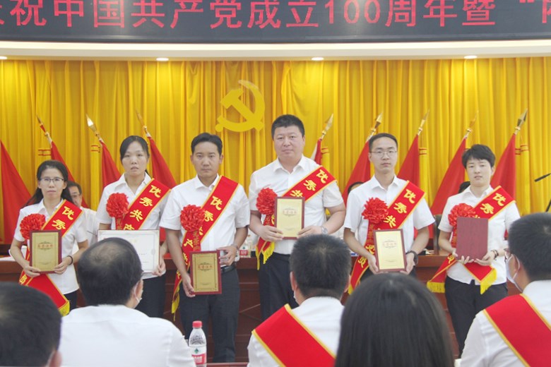 優(yōu)秀共產黨員3.jpg